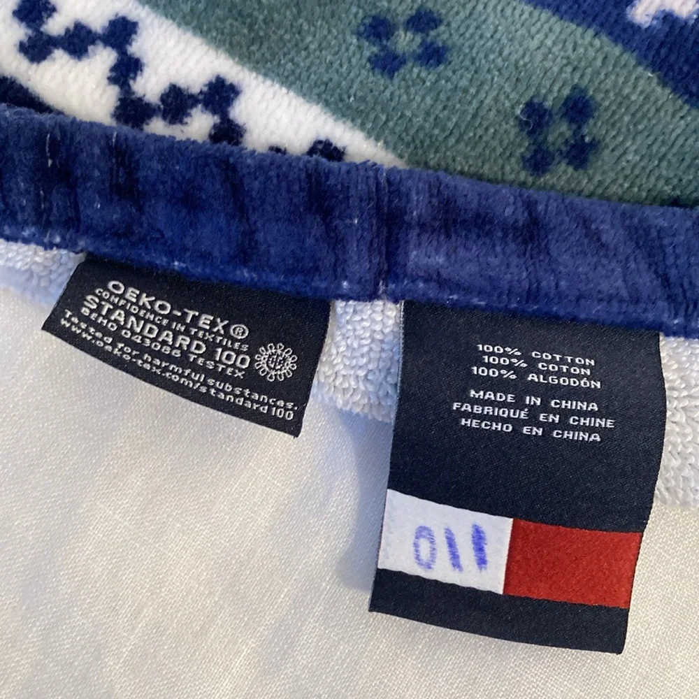 Tommy Hilfiger  Snowflake Patterned hand towels set